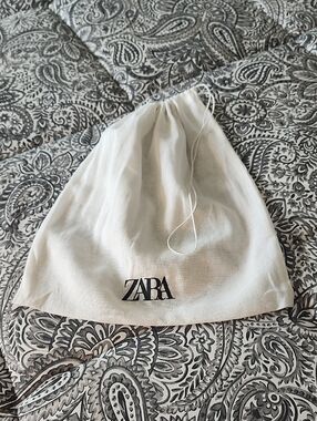 Zara Dust Bag